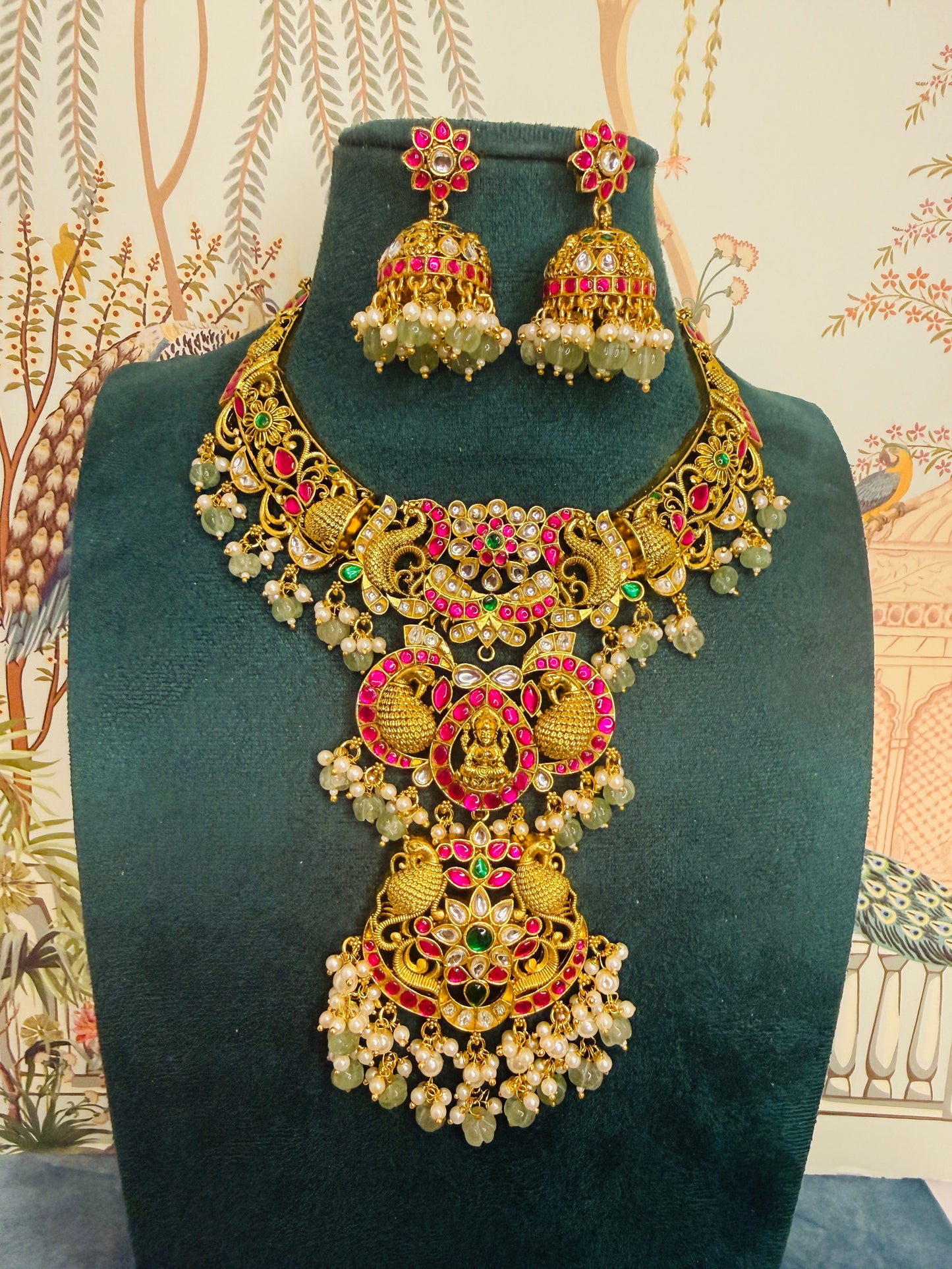 Detachable three pendant necklace