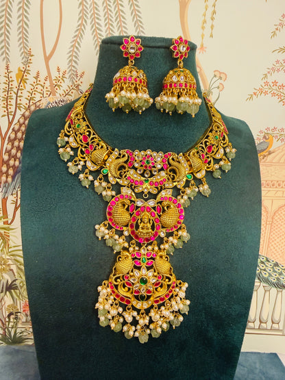 Detachable three pendant necklace