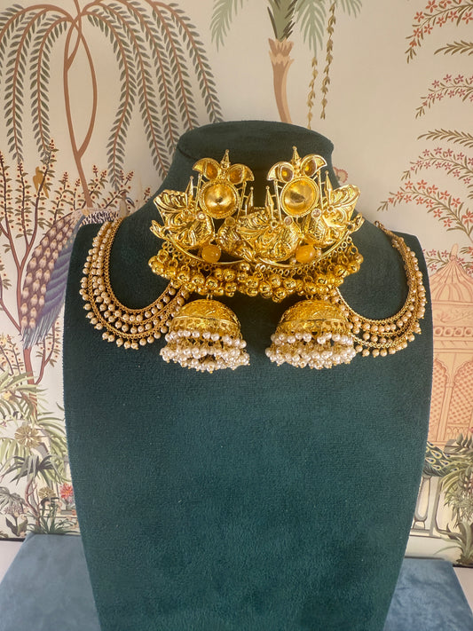 RC- 006 Golden replica earrings in pink or peach with pearl earchain