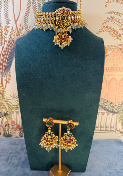 Radha- Classic choker look