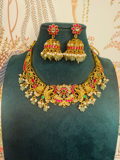 Detachable three pendant necklace