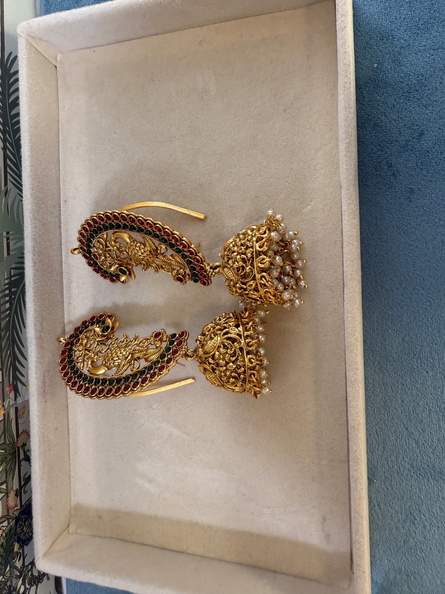 Kari- Earcuffs green red