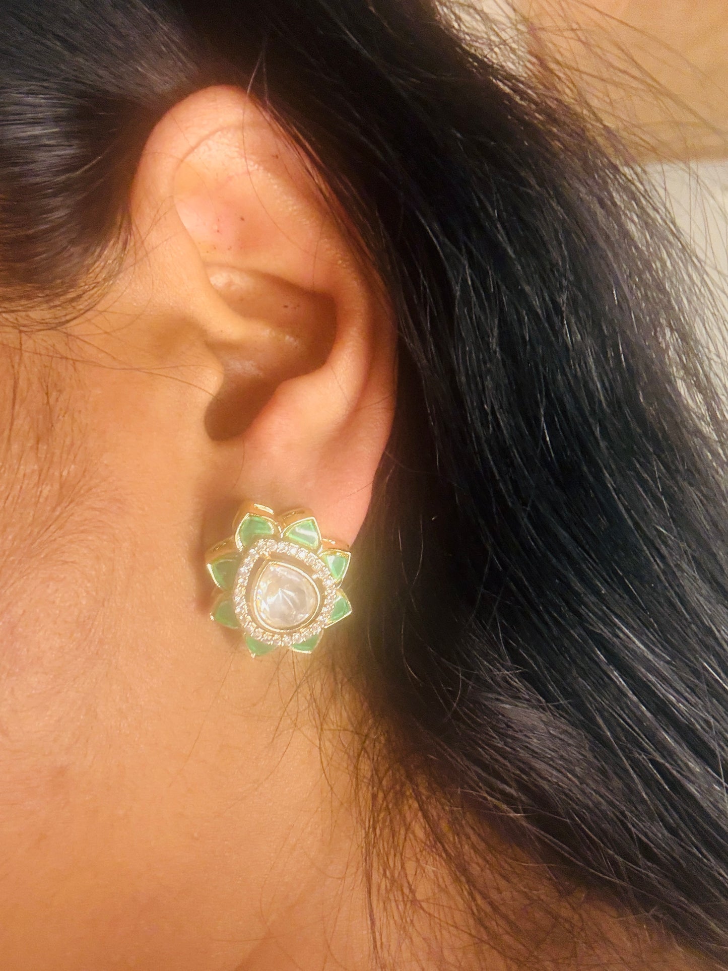 Mini kundan studs