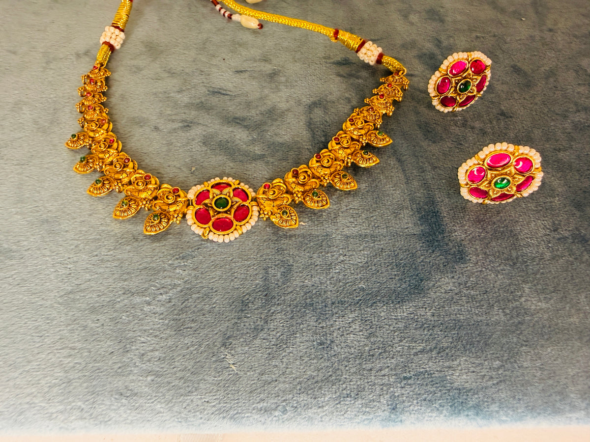 Delicate Indian look necklace