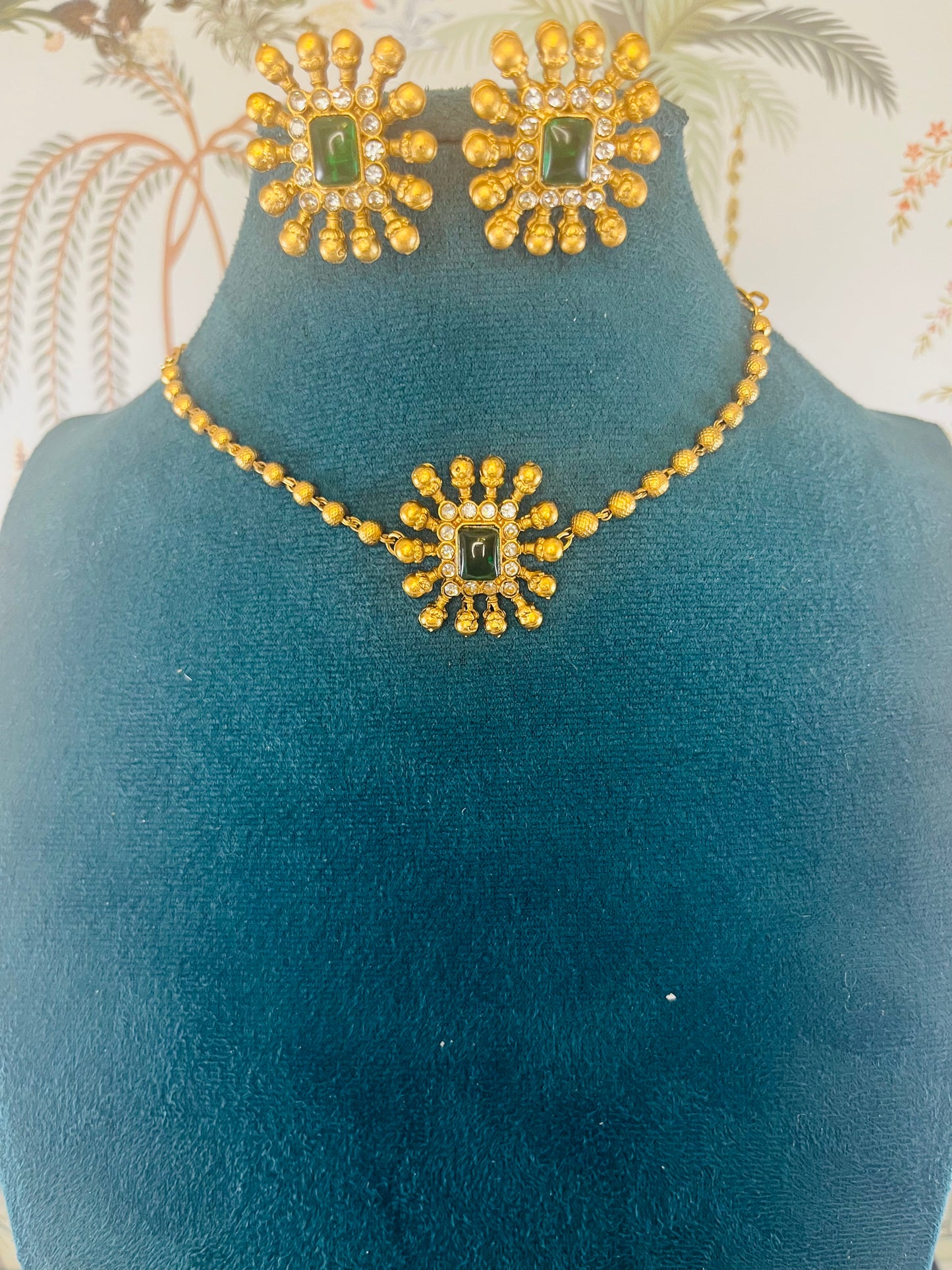 Aabha Aadya mini choker