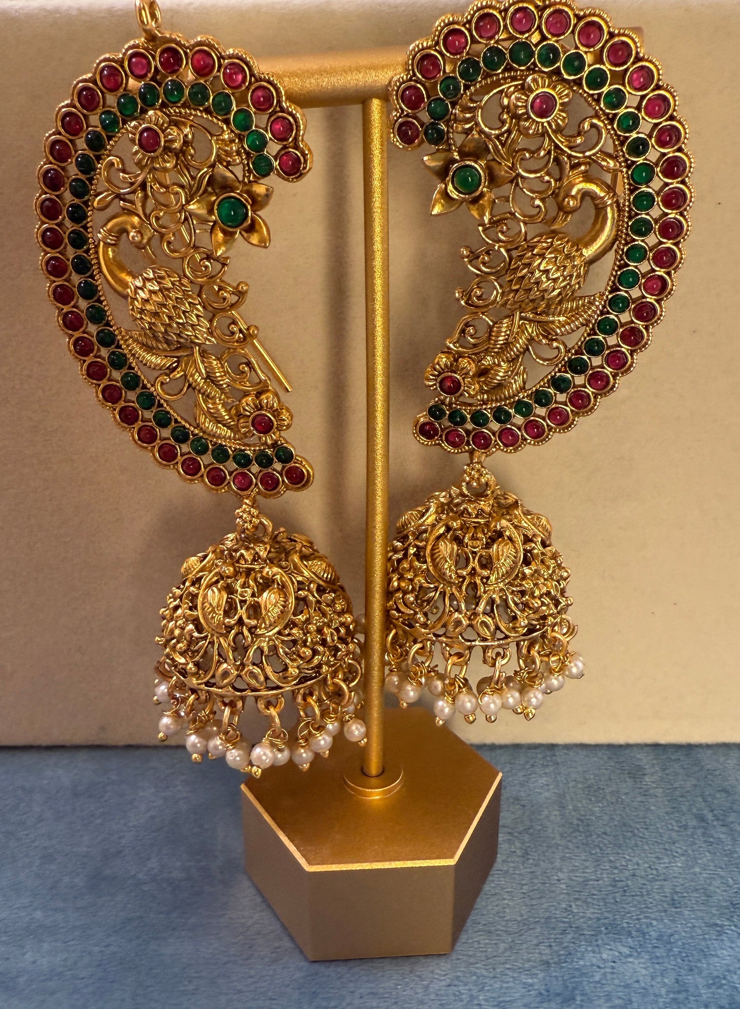 Kari- Earcuffs green red