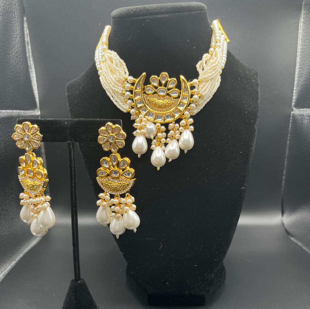 Kundan pearl choker