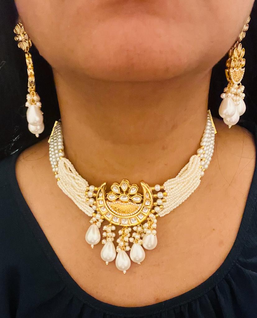 Kundan pearl choker